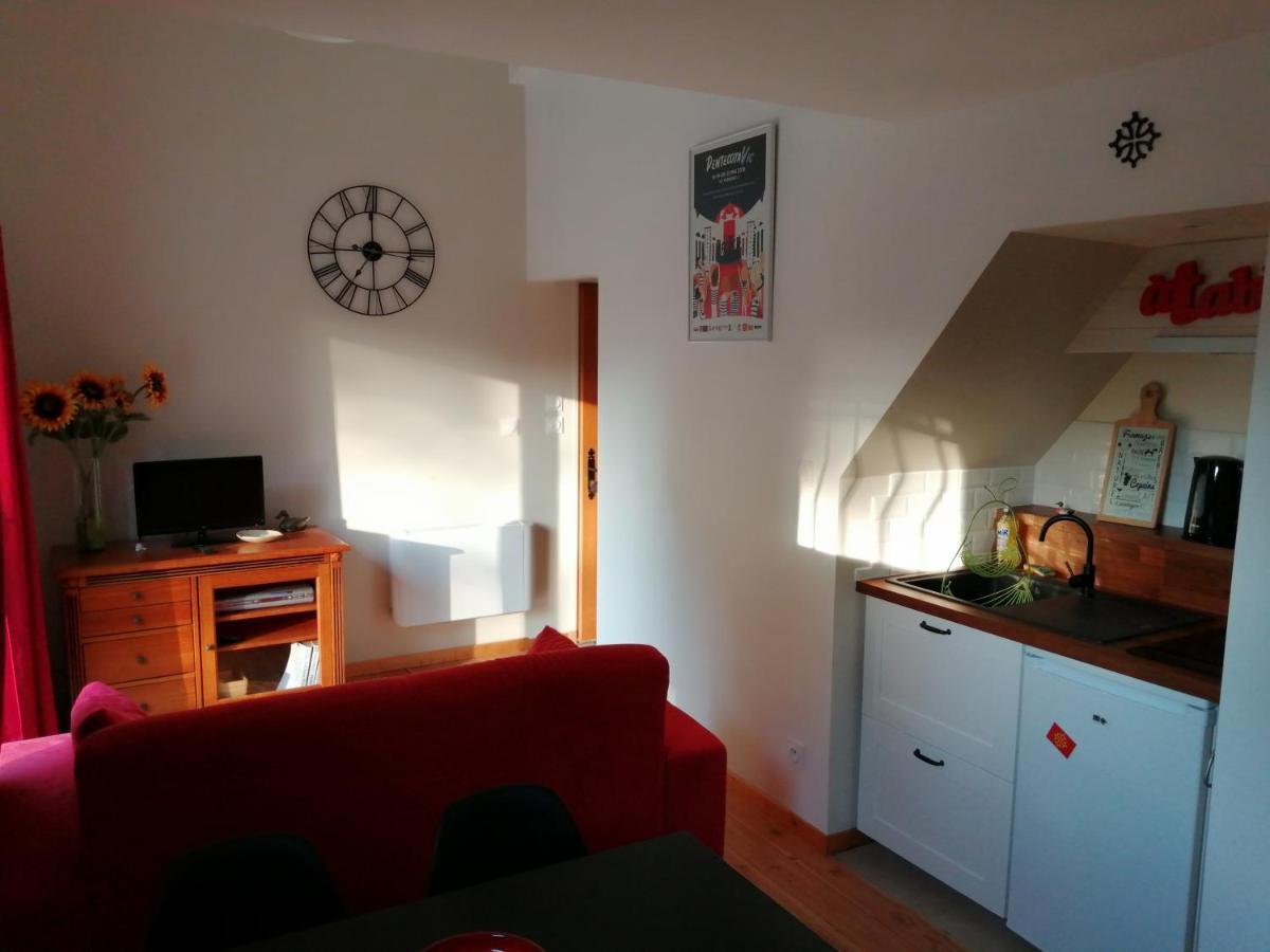 Gite Vacances Bosc D'Esquirol 4 Pers Escorneboeuf Eksteriør billede